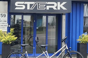 Efficiënt opbergen met OMNIUM's innovatieve kantelbeugel