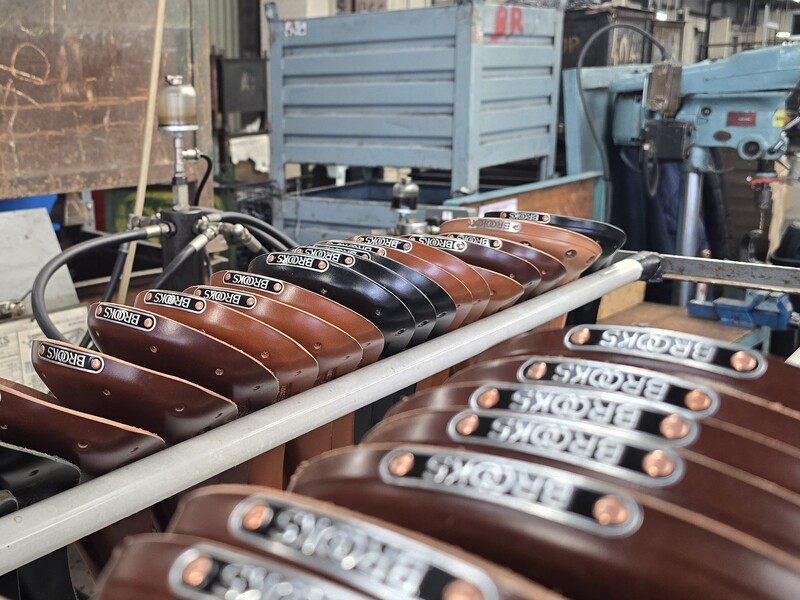 PENDLR samen met dealers naar Brooks England