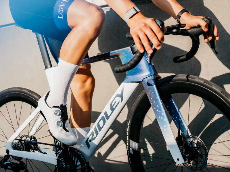 Tomorrowland en Ridley lanceren exclusieve holografische racefietsen