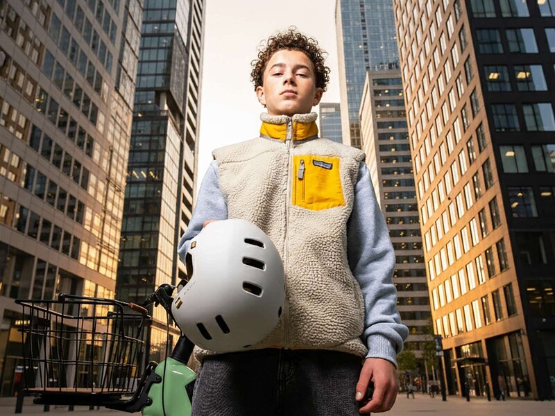 ABUS wil af van stoffige imago van fietshelm bij jongeren