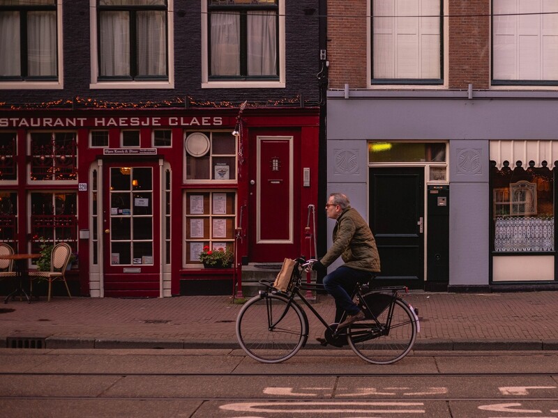 Nederlander pakt steeds vaker de fiets naar het werk
